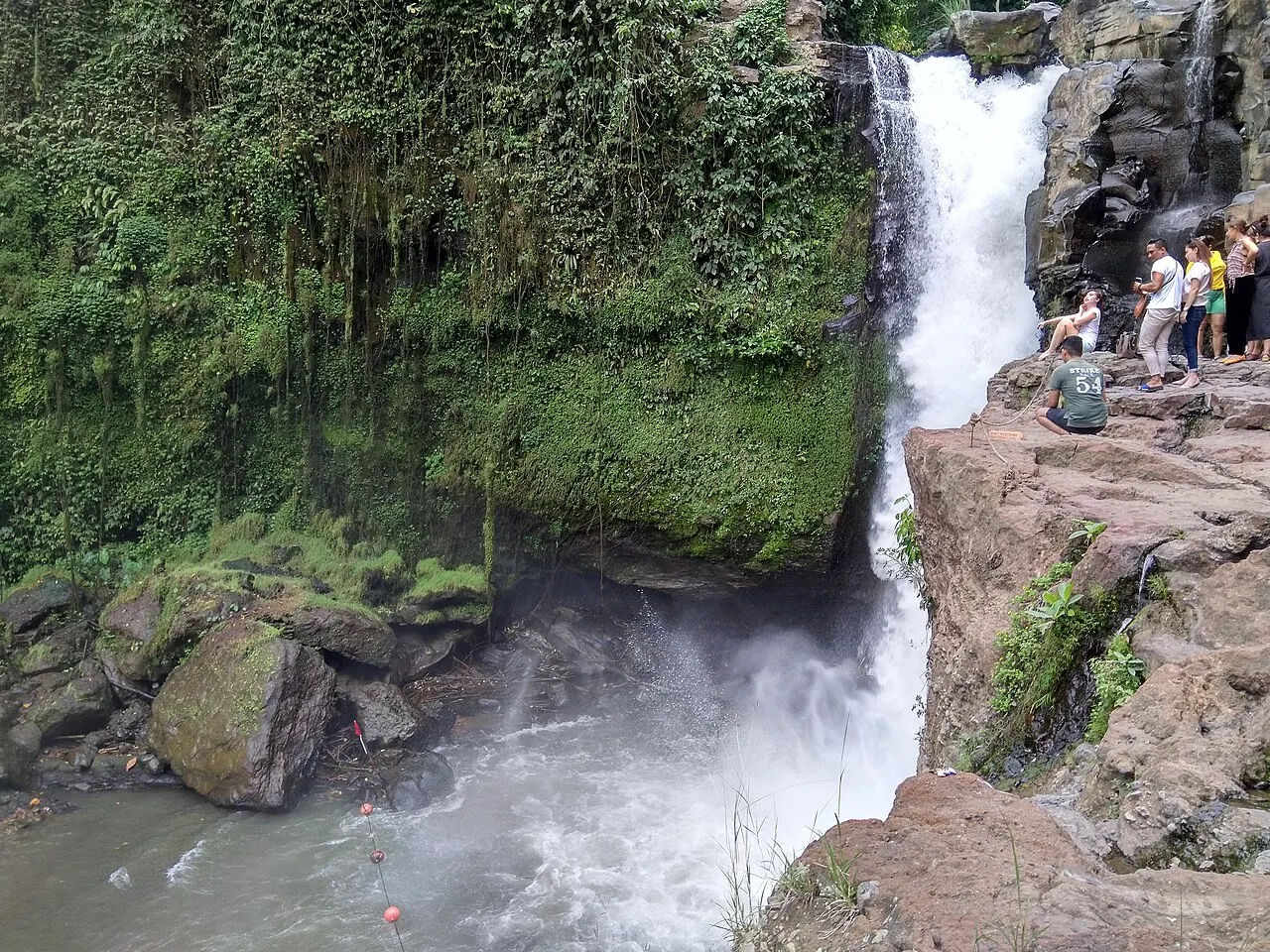 Tegenungan-Blangsinga Waterfall, the most popular falls near Ubud