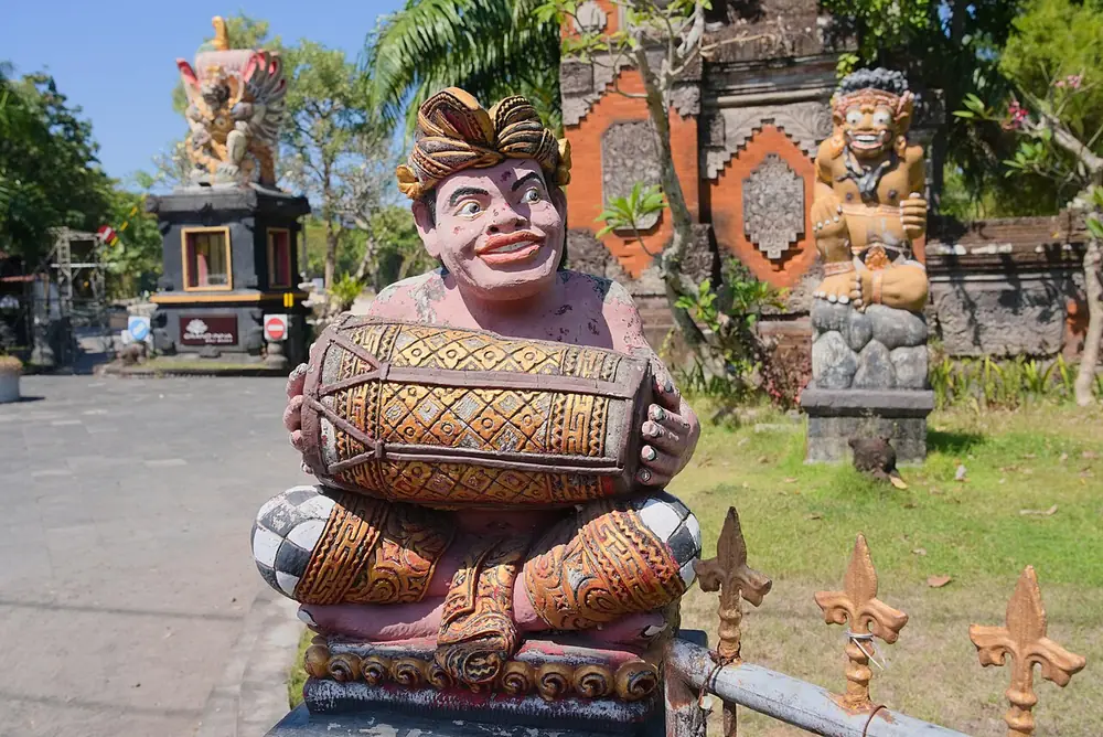 Drop down to the bypass via Ketewel — Sanur, While you're in Blangsinga/Tegenungan