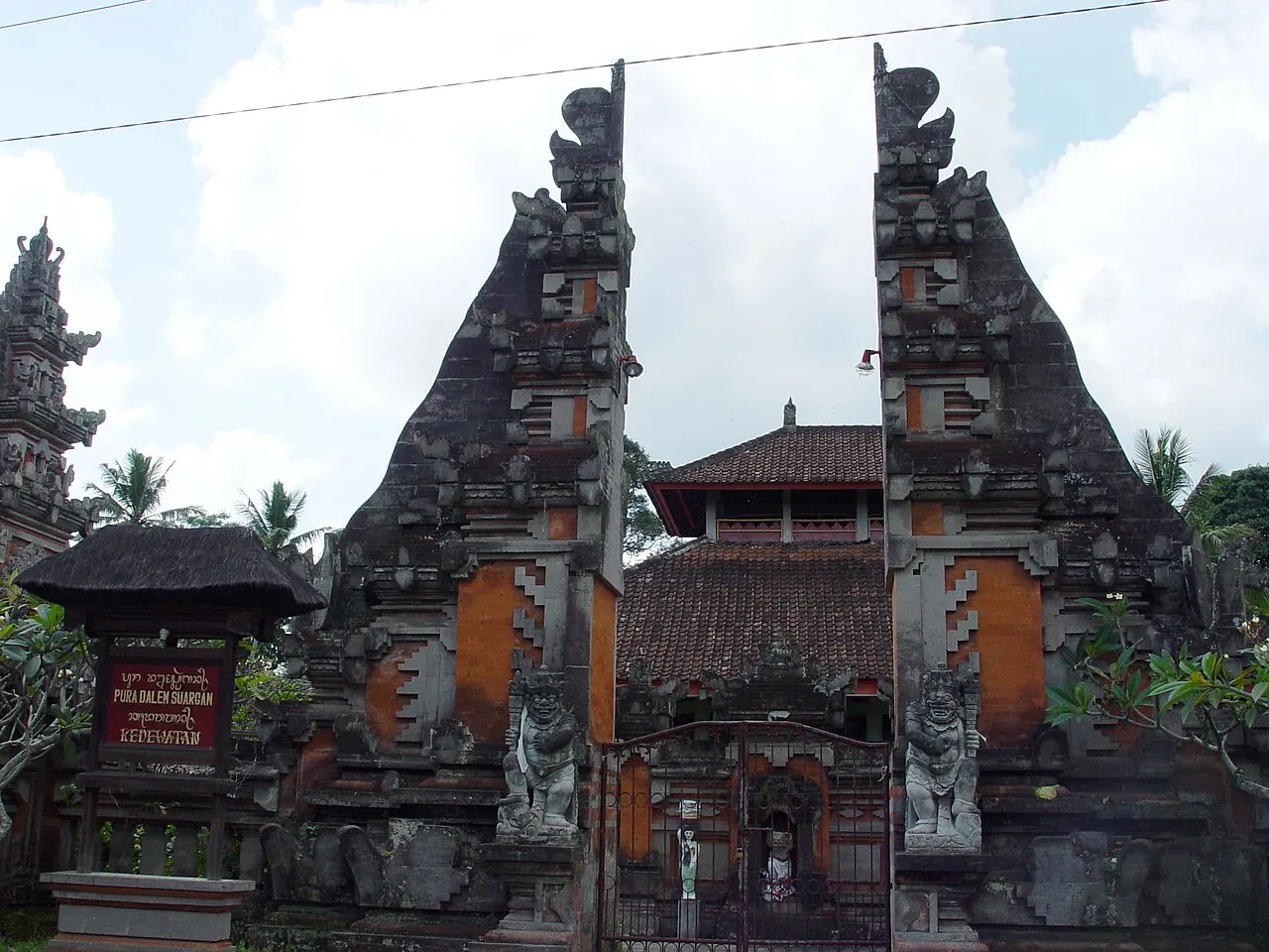 The giant angel statues of Taman Dedari in Kedewatan, Ubud