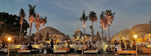 Batu Belig Beach at sunset, 10 minutes from Kerobokan