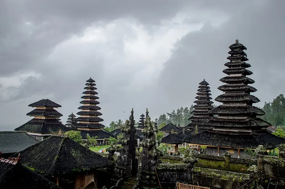 Bali's biggest temple — go early before the clouds — Besakih, While you're in Kintamani