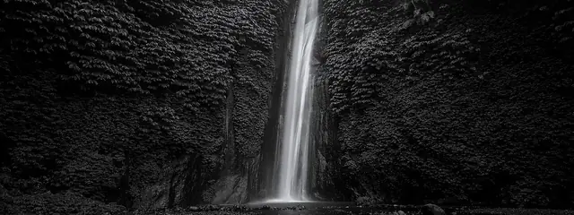 Munduk waterfall among the clove trees, 10 minutes from the village by scooter