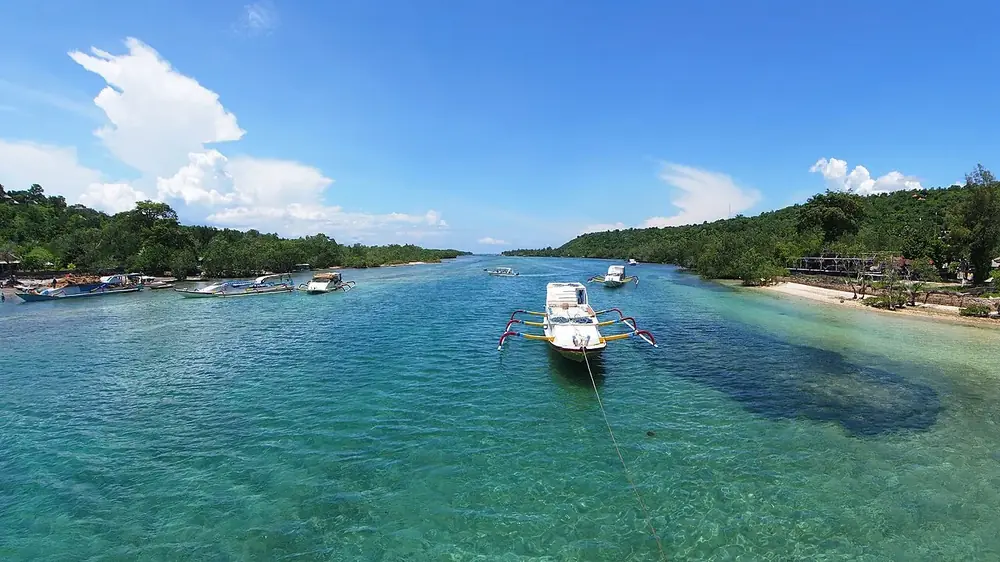 The water is an unreal shade of blue — Blue Lagoon, While you're in Nusa Ceningan