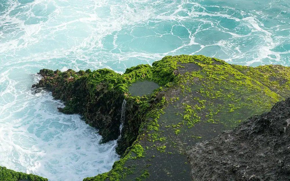 Come at high tide for the full show — Devil's Tear (Lembongan), While you're in Nusa Ceningan