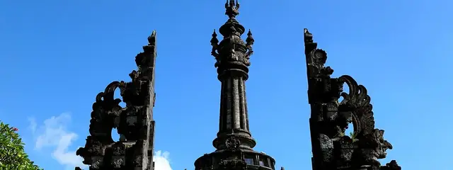 Bajra Sandhi monument in Renon, 5 minutes from the centre by scooter