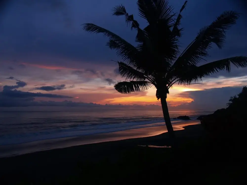 A surfers' beach, still off the tourist map — Plage de Balian, While you're in Tabanan
