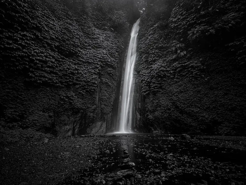 A waterfall trail through coffee country — Chutes de Munduk, While you're in Temukus